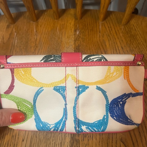 Rare Coach Multicolor Signature embroidered Wristlet ❤️💙💚🤍🌈🌈🌈 Y2K - Picture 4 of 5